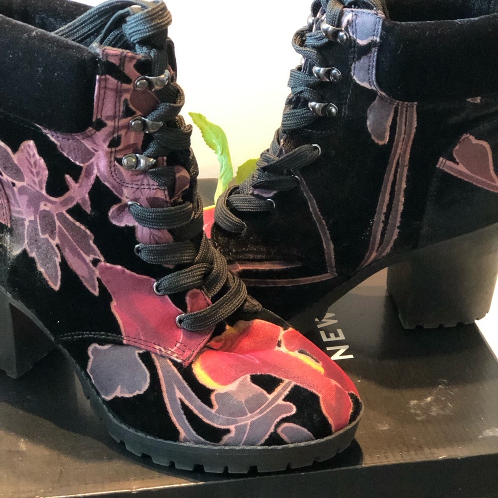 SM New York Black and Pink Lace Up Boots